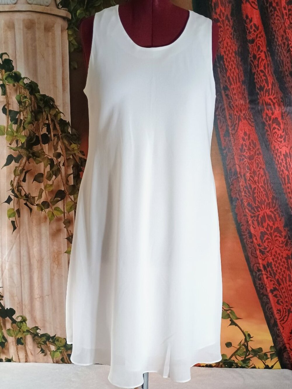 EUC Lavande Sz 18 White Sleeveless Chiffon Shift Dress Flowy Layered Event